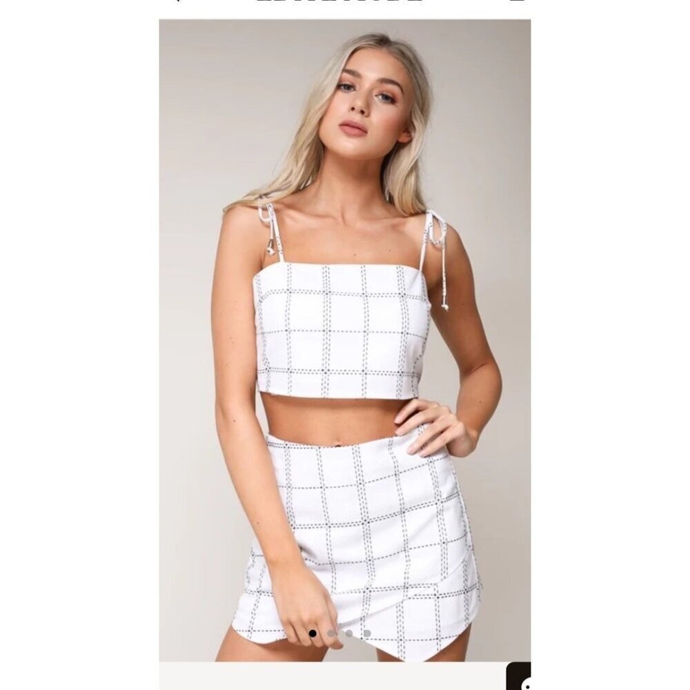 Women’s Blue Blush  STITCH DETAILED WHITE TIE-UP CROP TOP And Shorts Set Small